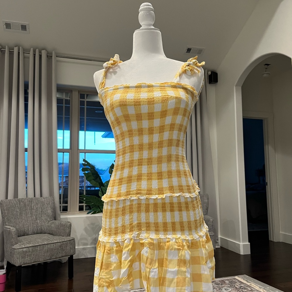 Sincerely jules above nee dress